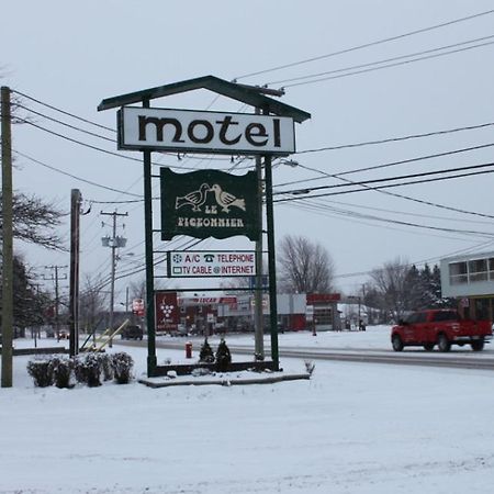 Auberge - Motel Le Pigeonnier Farnham エクステリア 写真