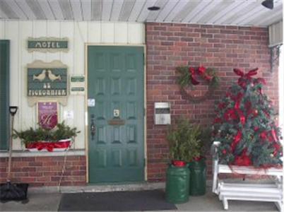 Auberge - Motel Le Pigeonnier Farnham エクステリア 写真