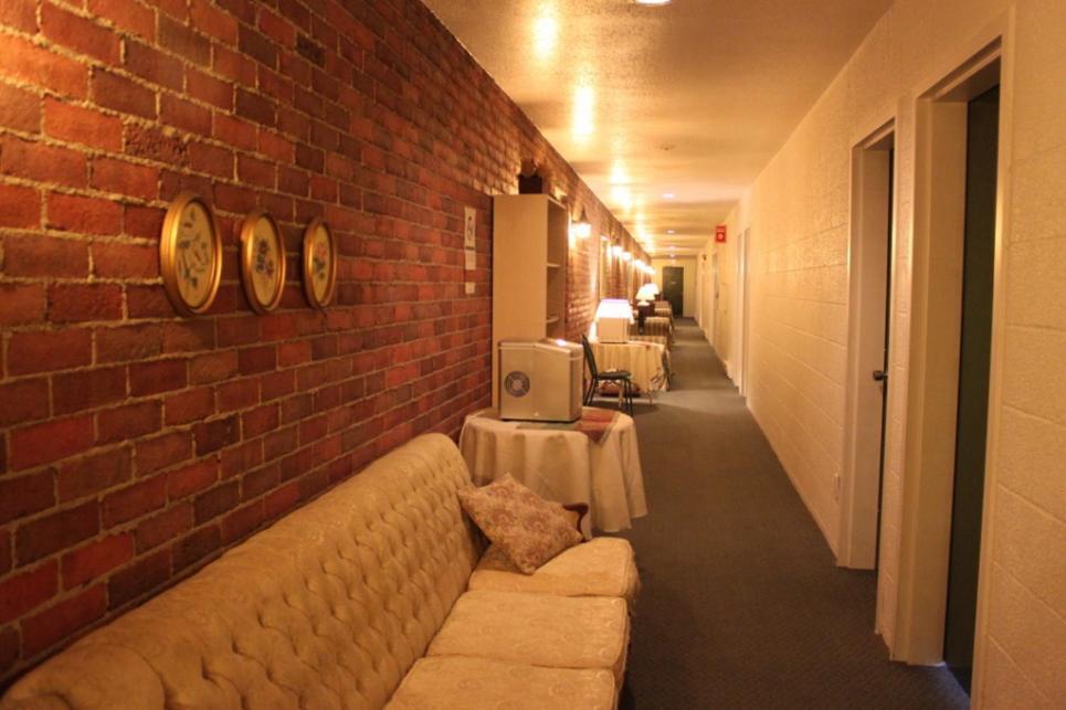 Auberge - Motel Le Pigeonnier Farnham エクステリア 写真