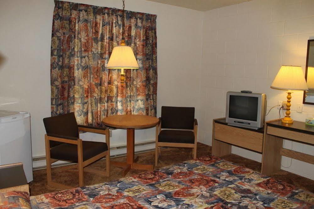 Auberge - Motel Le Pigeonnier Farnham エクステリア 写真